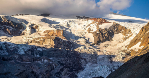 Magia del Cajón del Maipo: Aventuras y Paisajes Nevados