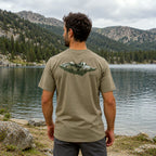 Polera Nepal Lhotse verde de espalda con el estampado de cordillera