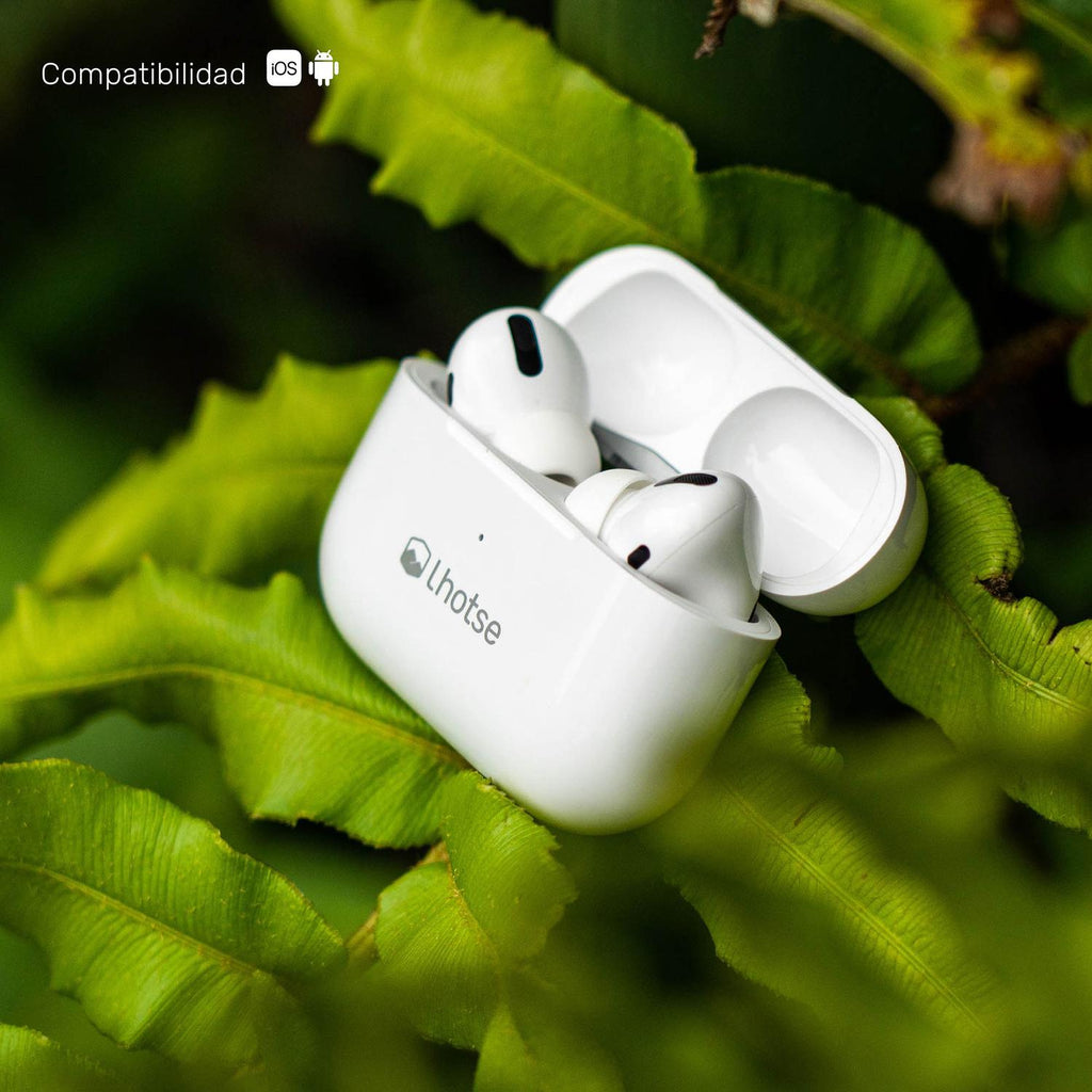 Lhotse Audífonos RM7 Pro Blanco lifestyle exterior naturaleza