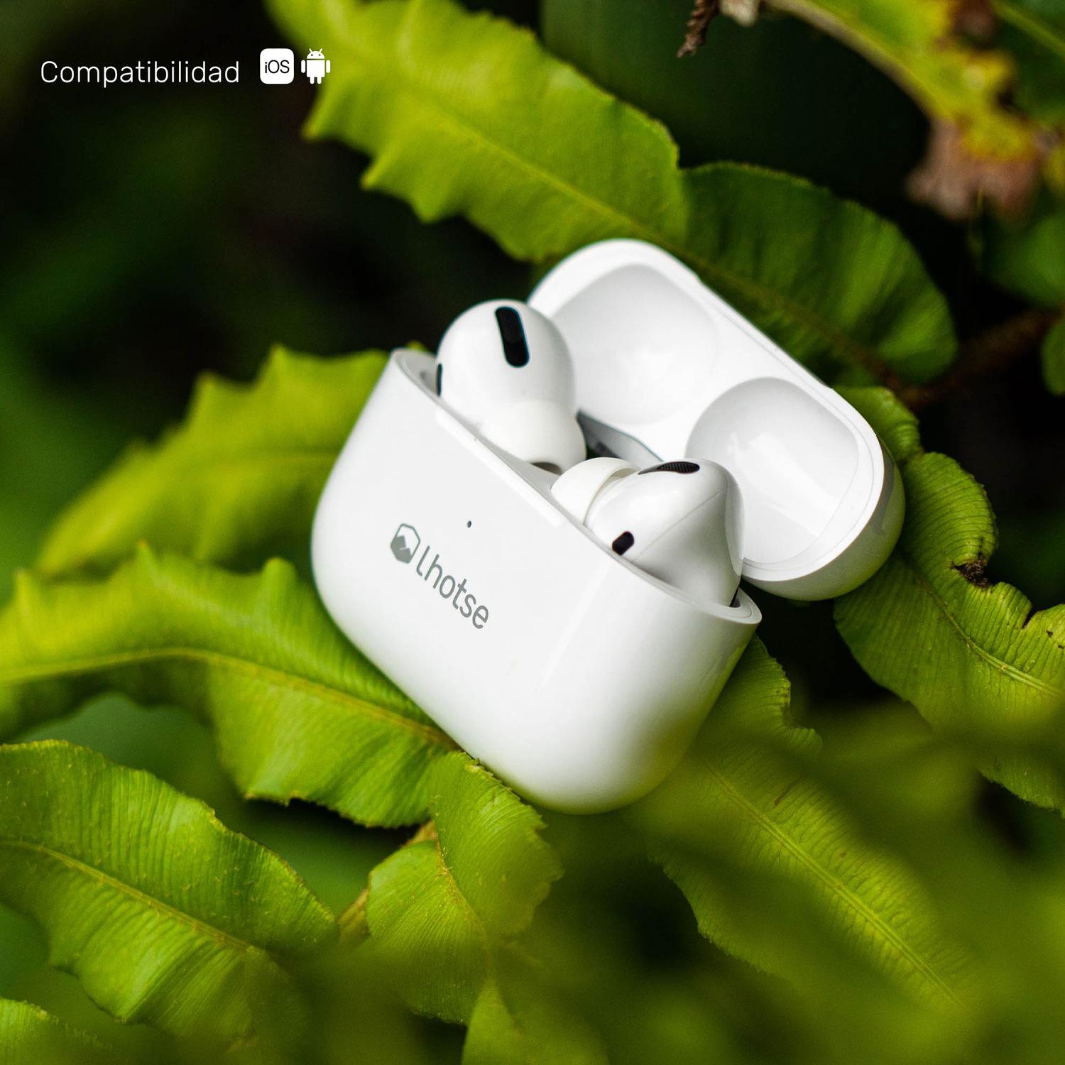 Lhotse Audífonos RM7 Pro Blanco lifestyle exterior naturaleza
