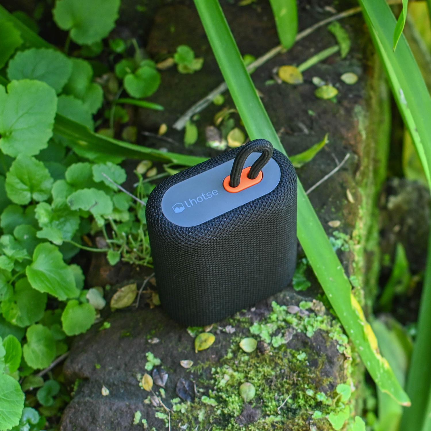 Lhotse Parlante Portátil Bluetooth Tune Up Negro lifestyle exterior - lifestyle