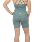 The Top: Biker Short Dhara + Peto Deportivo Kalo Verde