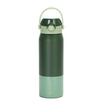Verde · Botella Térmica Hydrotek 750 ml de acero inoxidable Lhotse, sobre fondo blanco