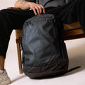 Lhotse Mochila Porta Notebook Pumori 22L Negro uso diario trabajo - lifestyle