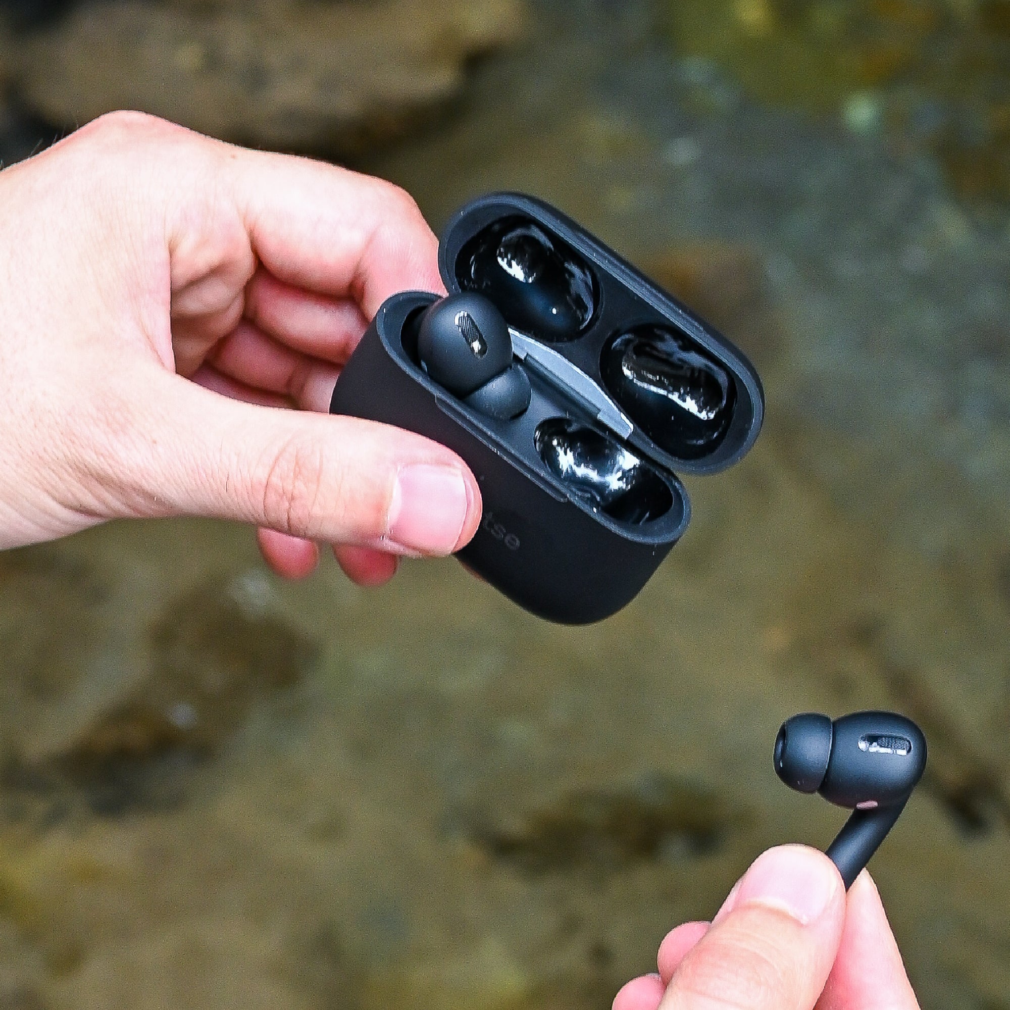 Lhotse Audífonos RM7 Pro Negro con estuche de carga outdoor - lifestyle