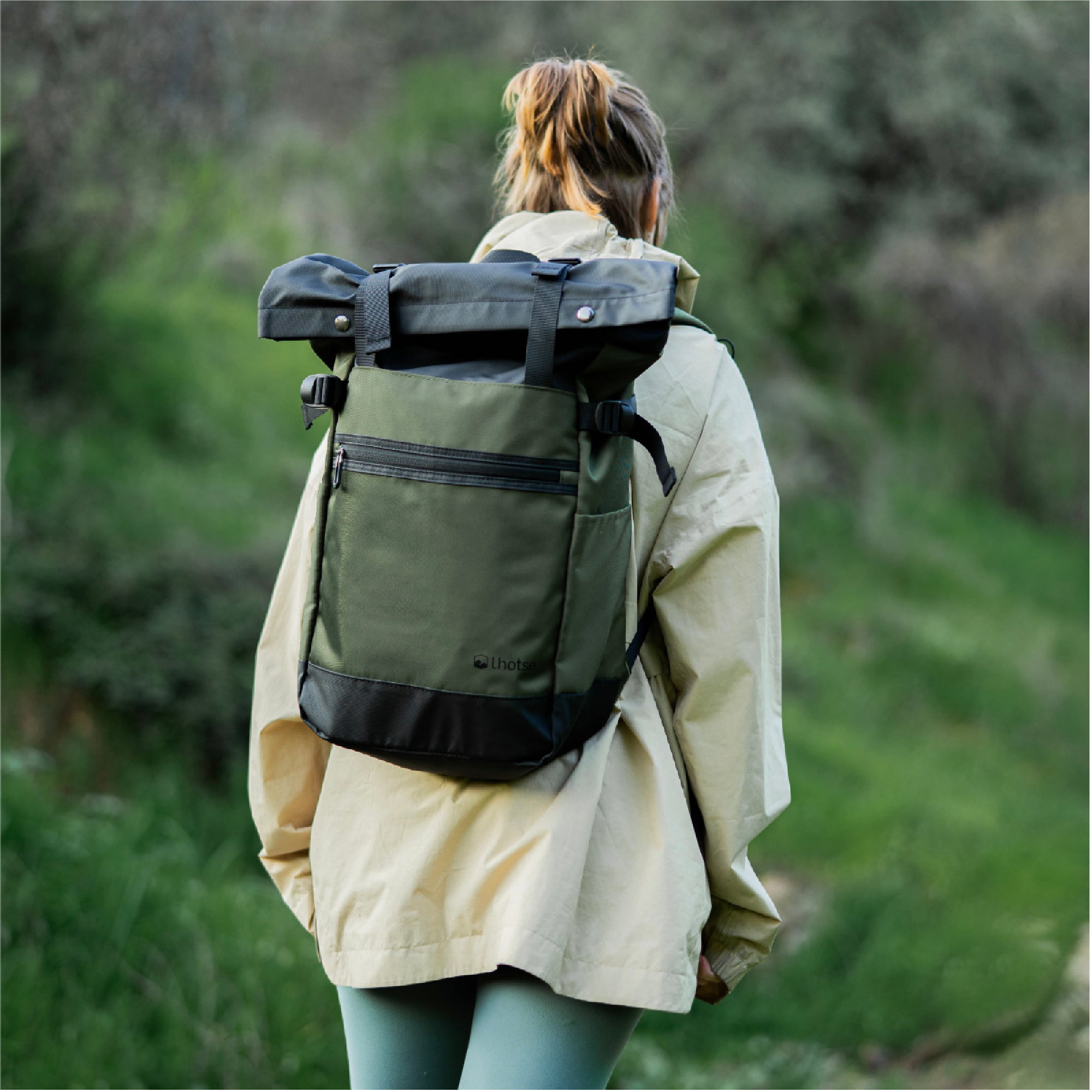 Lhotse Mochila Volcano 19L Verde en uso outdoor naturaleza - lifestyle