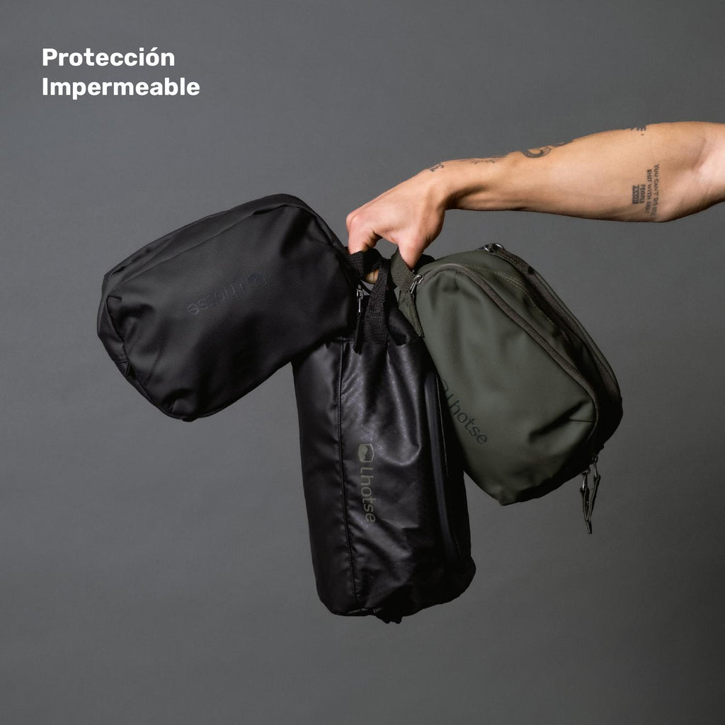 Lhotse Neceser de Viaje Travel Rimo 5L gancho colgante desplegado - detalle