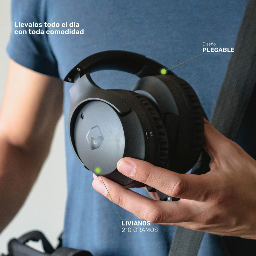 Negro · Lhotse Audífonos WavePro Over Ear lifestyle exterior en movimiento - lifestyle