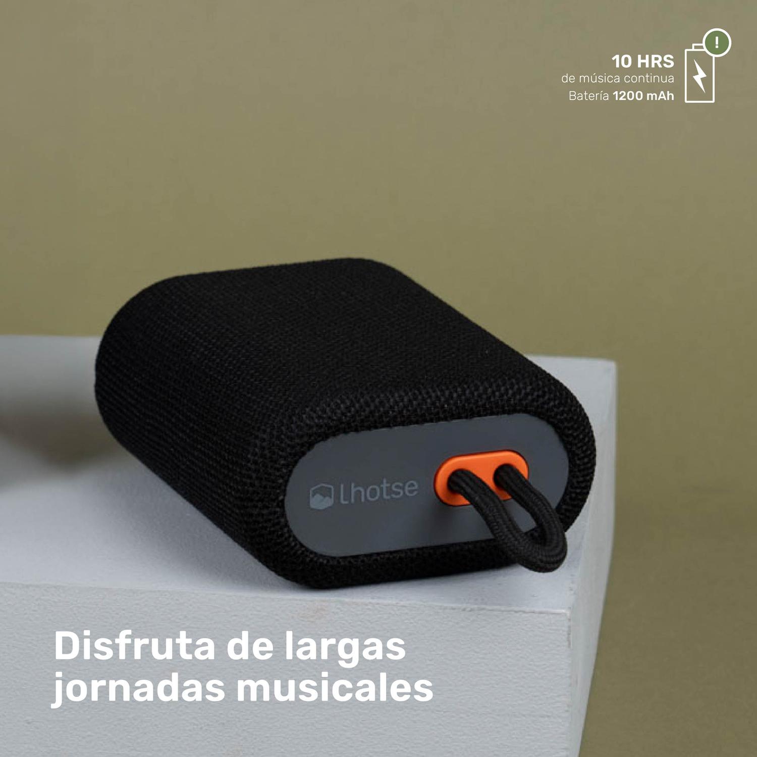 Lhotse Parlante Portátil Bluetooth Tune Up Negro en uso outdoor aventura - lifestyle
