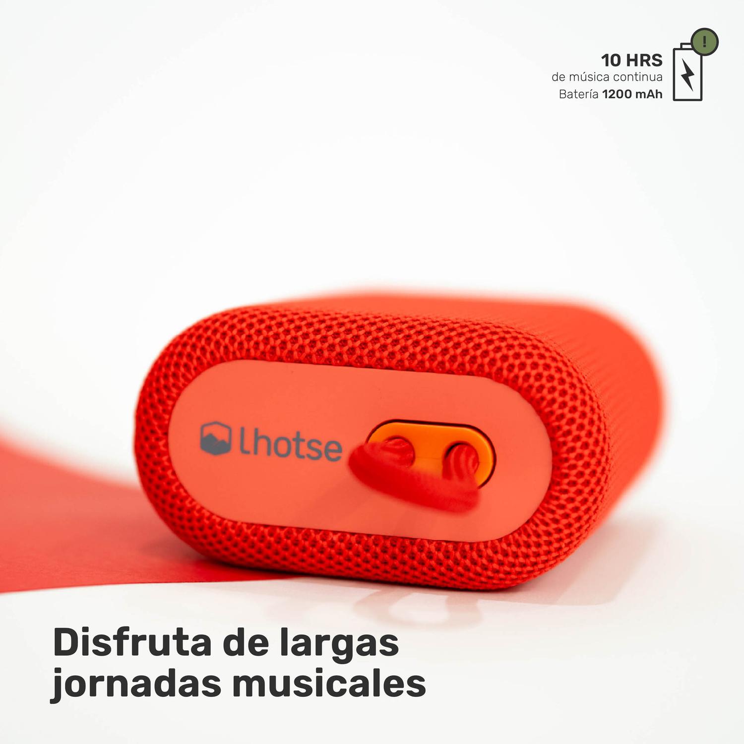Lhotse Parlante Portátil Bluetooth Tune Up Rojo en uso outdoor aventura - lifestyle