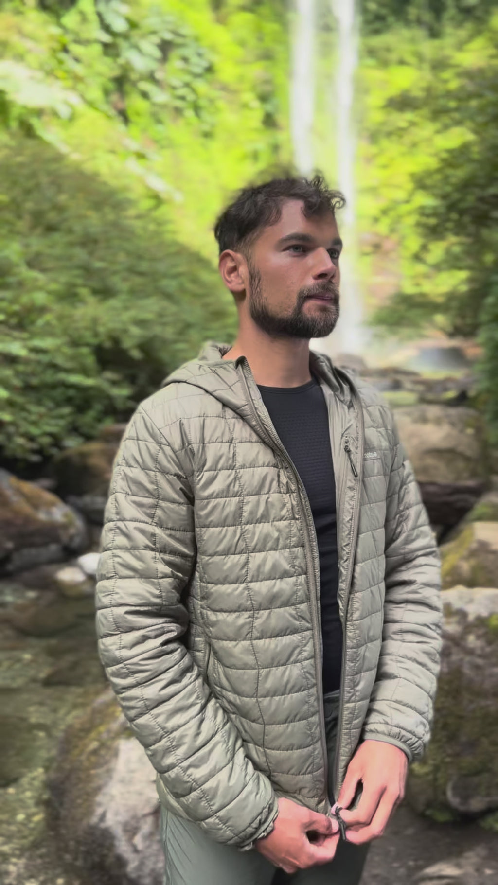 Chaqueta Parka Hombre Nuptse Lhotse Verde.mp4